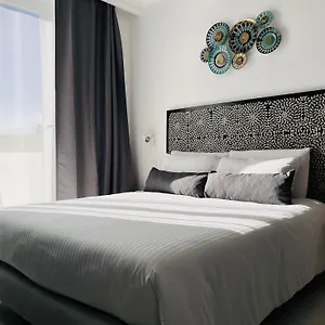  Apartment By Promenade And